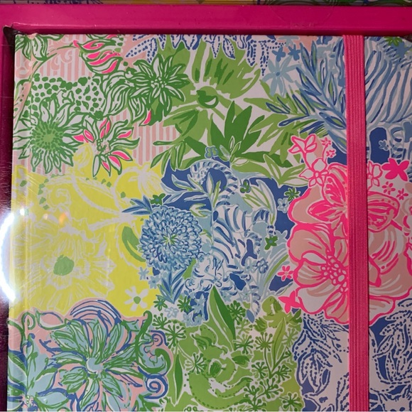 NIB Lilly Pulitzer 128pg Lined Journal w/ pen in Cheek to Cheek Boxed Gift Set - Picture 7 of 10